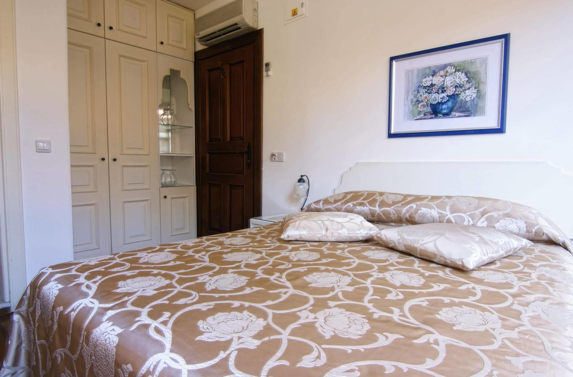 Hotel Minyon 3*